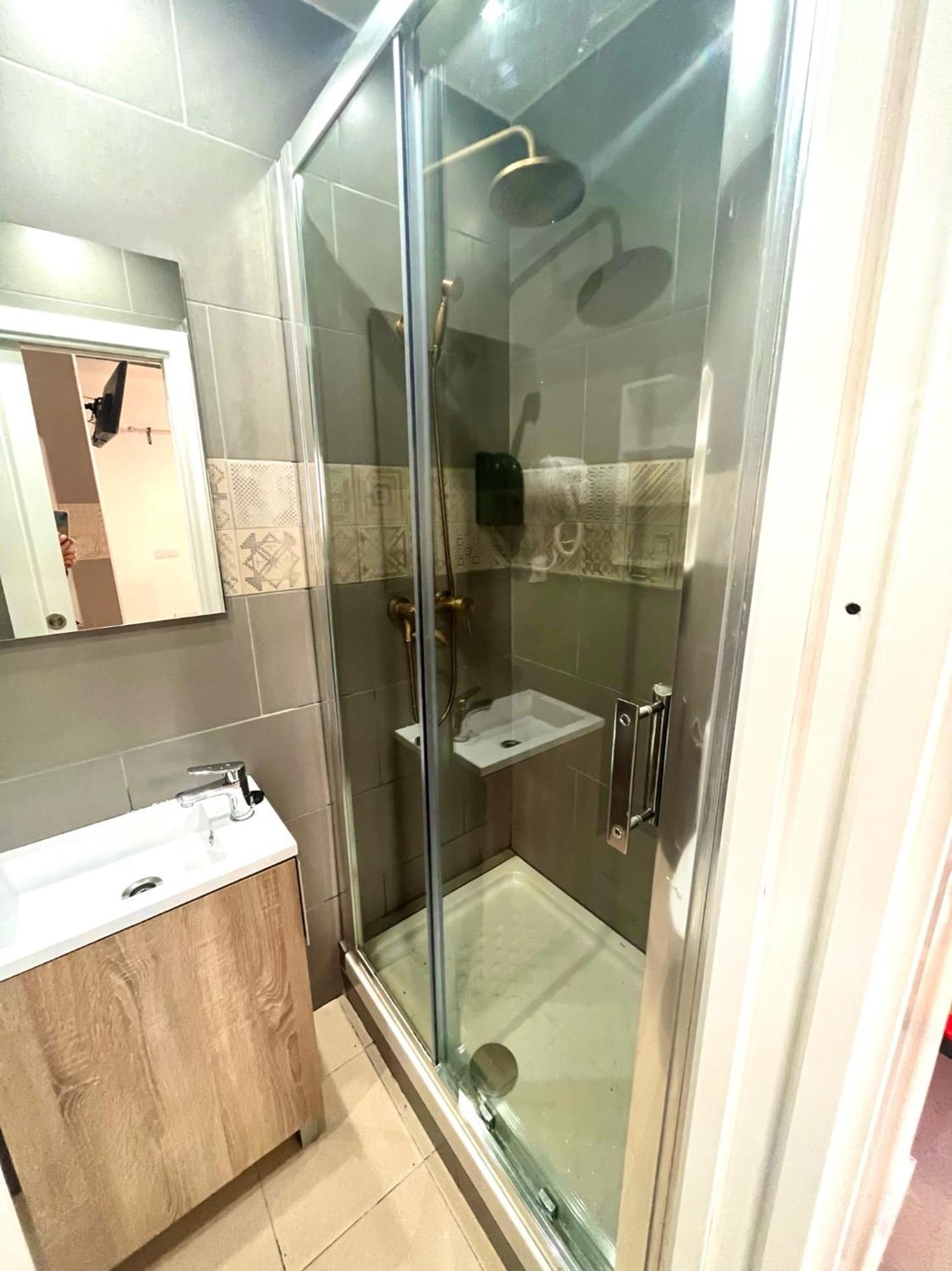 Nuevos Apartamentos Frente Al Mar Y A La Playa Castelldefels Eksteriør bilde